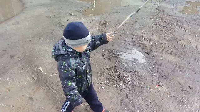 Первый раз взял удочку смотреть онлайн