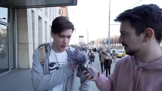 Ни Марк Ц., ни Уоррен Б., ни Билл Г. Московская молодежь - это что-то! смотреть онлайн