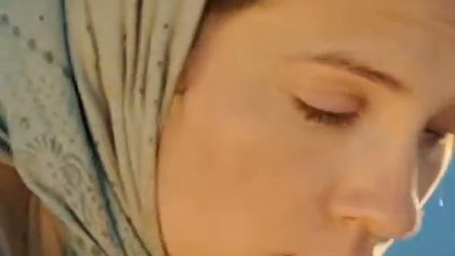 ДЕВУШКА VS ТРИ ХАЧА смотреть онлайн