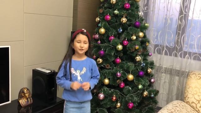 Новый год 2021. Наряжаем ёлку🎄 смотреть онлайн