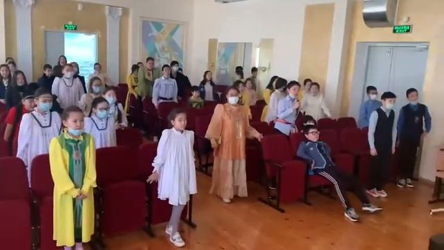 Сахалыы сурук бичик күнэ Таатта Харбалааҕын оскуолата смотреть онлайн