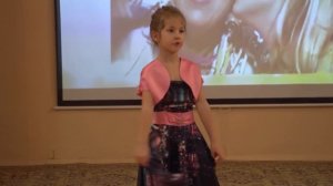 «Ходит моя бабушка в фартуке цветном»...