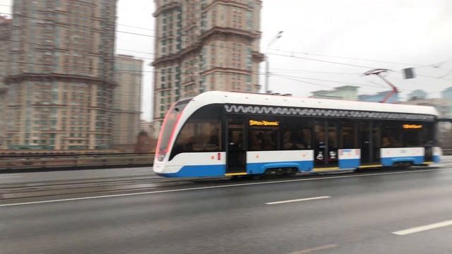 71-911ЕМ Львёнок 30611 На Строгинском мосту смотреть онлайн