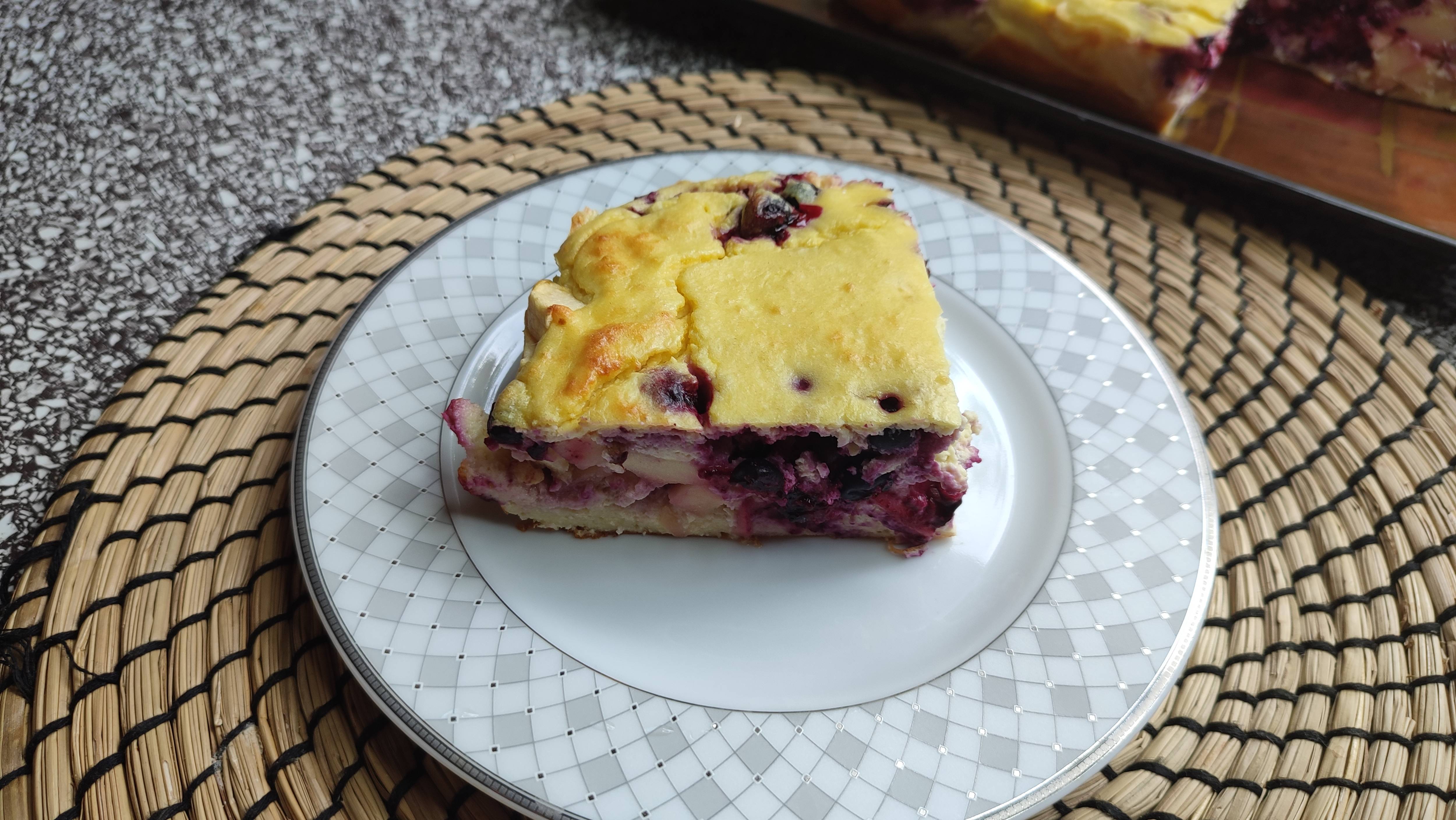 Ешь сколько хочется! Творожник с яблоками и чёрной смородиной (калорийность 110 ккал на 100 гр) смотреть онлайн