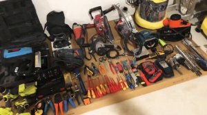 Инструмент электромонтажника что должно в нем быть