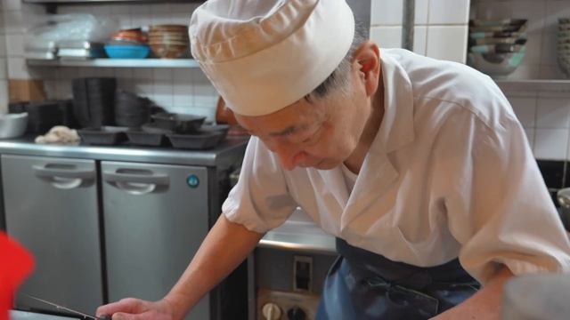 Heartwarming Family. Osaka Udon Made By A Funny And Lovely Father.  おじやうどん マツバヤ Japanese Street Food