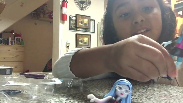 Xyann Monster High Lego Surprises!! смотреть онлайн