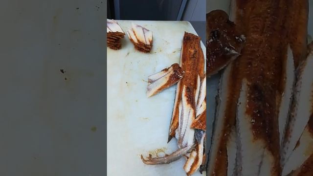 нариска угорь сашими угорь