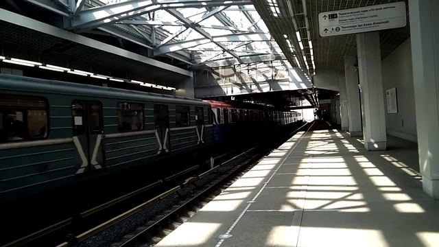 Поезд «Номерной» на станции «Технопарк». 11 апреля 2021. 3 смотреть онлайн