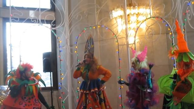 Ходили в театр и на ёлку 2019.Гуляли на площади смотреть онлайн