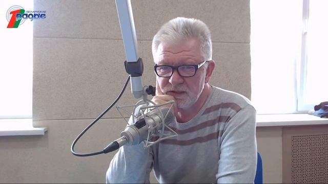 А вы яшчэ не бачылі фантастычнай камедыі вар'яцкіх становішчаў? смотреть онлайн