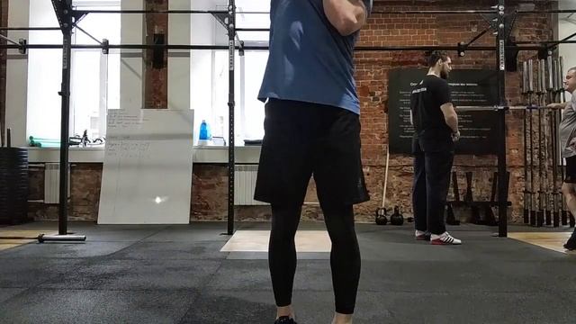 Фермерская походка с гирей над головой + гирей на груди / Overhead + Rack Kettlebell Farmer's Walk