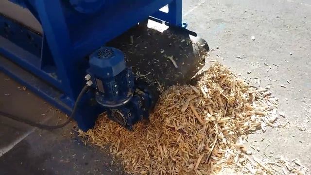 Шредер двухвальный Л 1200  Измельчение шпал