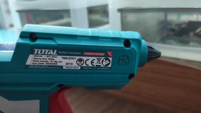 Súng bắn keo dùng Pin Lithium 20V Total TGGLI2001 Công suất 100W - Thời gian làm nóng 60s смотреть онлайн