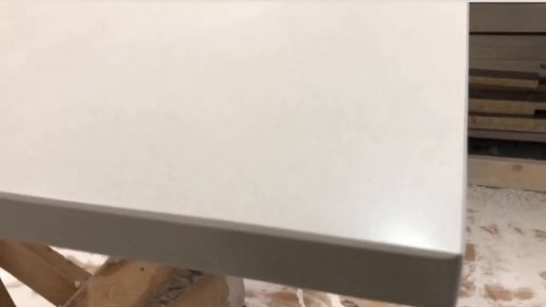 Столешница угловая с подклейкой мойки из акрилового камня