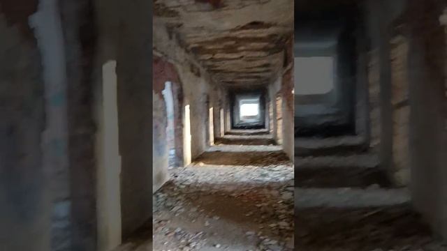 Калининград. Балтийская коса. Казарма.