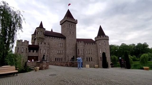 Замок Шато Эркен смотреть онлайн