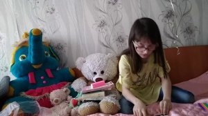 Что же нас ждёт в конце? Игрушка из бархата?