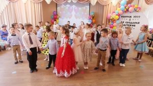 Малыши на выпускном / "Неужели" автор Лариса Некрасова / музыкальный руководитель Наталья Падина