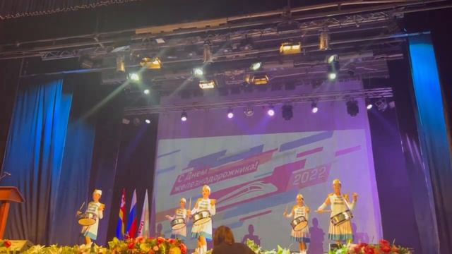 Студия мажорет-танца Адреналин МАРШ ПРИВЕТСТВИЯ смотреть онлайн