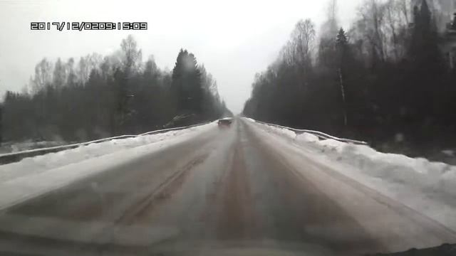 Камень в стекло в Боровичском районе 2 декабря 2017 смотреть онлайн