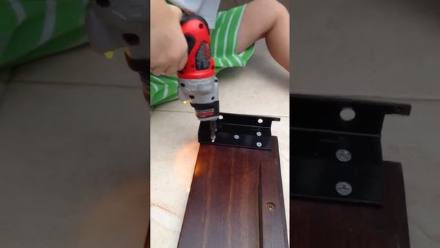 The thrill of power tools at 3 1/2 years old смотреть онлайн
