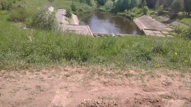 ПРУД/ОДНА ИЗ МЕСТНЫХ ДОСТОПРИМЕЧАТЕЛЬНОСТЕЙ