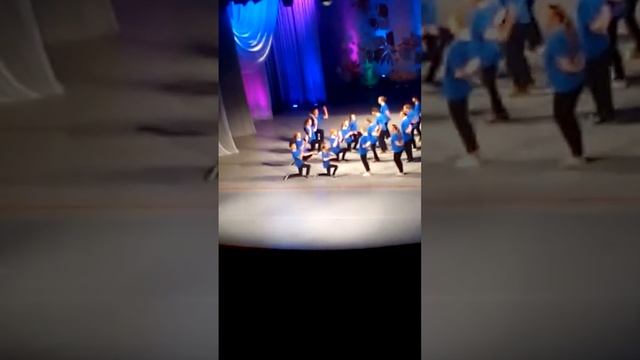 Танцуют группа зазеркалье! смотреть онлайн