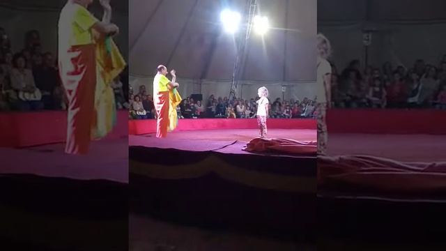 цирк фокуси и трюки(3) смотреть онлайн