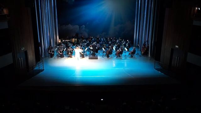 Фрагмент концерта В.Маркоса с симфоническим оркестром, Красноярск, ТОиБ, 29.05.2016 смотреть онлайн