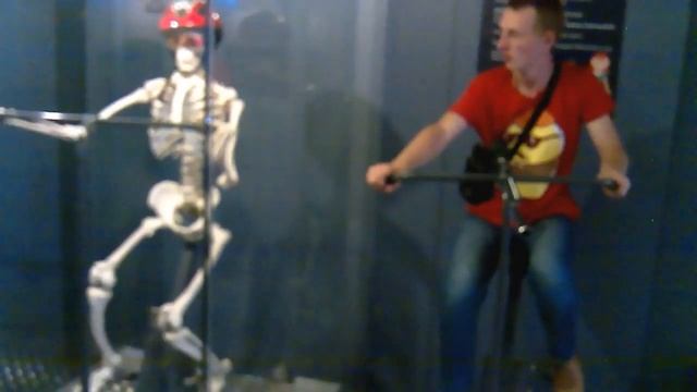 Музей скелетов. Город Зеленоградск. Скелет на велосипеде. смотреть онлайн