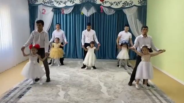 Танцы в садике #ДлимоваАйару #танцы #садик #детей #aktobe Dancing For Children #challenge #children