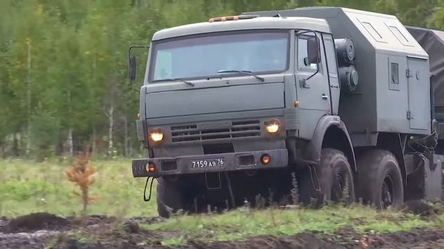 Ejercicio con unidades de artillería de la división Panzer de la CVO en el poligono de Chebarkul смотреть онлайн
