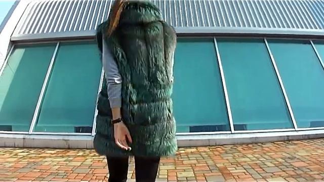 Жилетка из меха лисы Италия Saga Royal Fox.