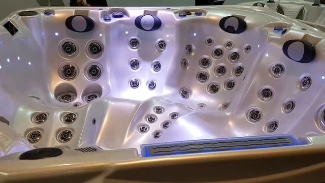 Гидромассажный бассейн Wellis Spa Starline смотреть онлайн