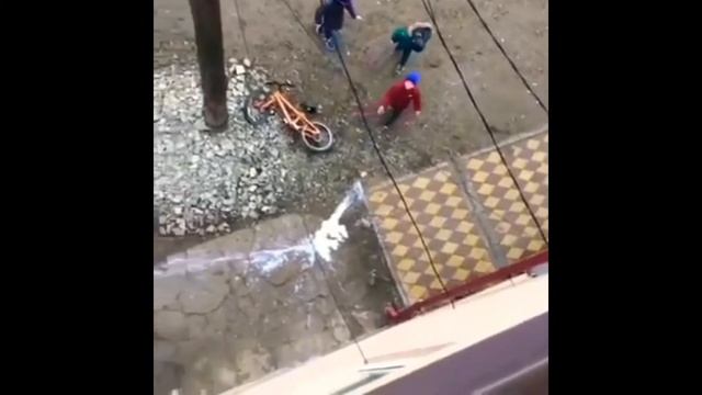 30 мин- ЛОВИ АПТЕЧКУ смотреть онлайн