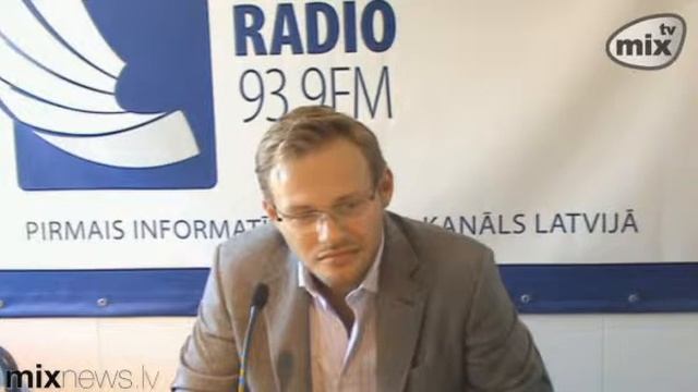 Почему молодежь политически более пассивна смотреть онлайн