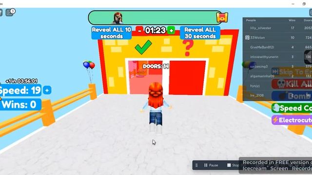 Я с моей подругой васлисой блестящей играю в выбери правельную дверь. смотреть онлайн