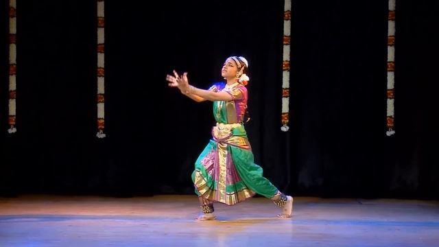 Smruthi Srinivasan - Indian Classical Dance смотреть онлайн