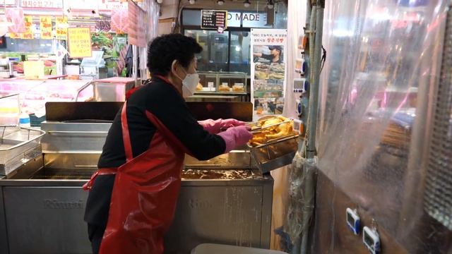 80세 할머니 작두통닭! 영천시장 6500원 옛날통닭, 길거리음식 | Korean Traditional Fried Chicken / Korean Street Food
