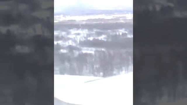 посадка Боинг-767 в Южно-Сахалинске ( Хомутово )/landing Boeing-767, Sakhalin смотреть онлайн