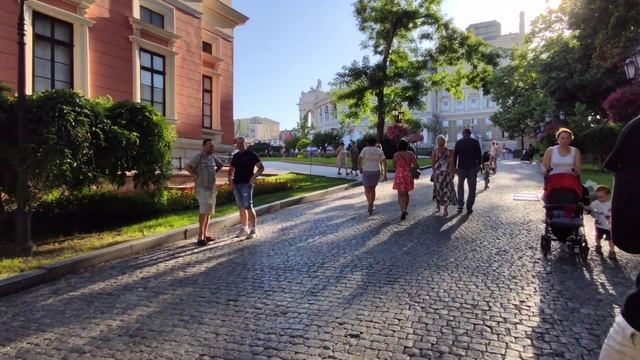 ПРОГУЛКА ПО ПРИМОРСКОМУ БУЛЬВАРУ 15 ИЮЛЯ. СЕГОДНЯ СЕРЕДИНА ЛЕТА. смотреть онлайн