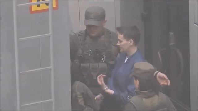 Доставка Надежды Савченко в здание суда. г.Киев. 22.05.2018 г. смотреть онлайн