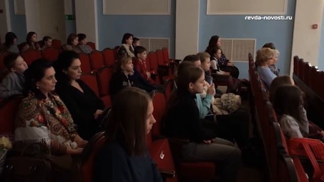Пример для школьников. В Ревде прошел концерт студентов Уральского музыкального колледжа смотреть онлайн