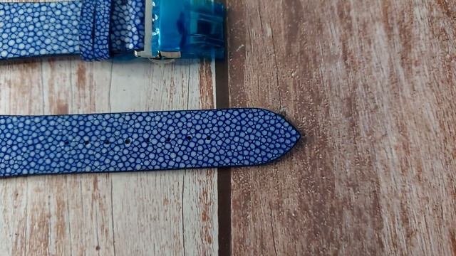 Blue Full Grain Stingray Leather Strap For Apple Watch Series 8 (45mm) смотреть онлайн
