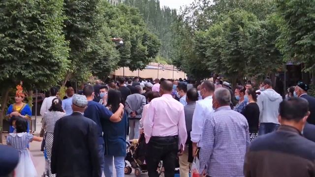 Гули из Синьцзяна прошла путь от гида до владелицы дома и нашла способ разбогатеть. смотреть онлайн