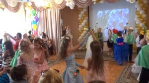 Танец с цветами «Мир волшебный, мир цветов»