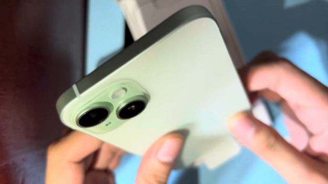 iPhone 15 Plus unboxing смотреть онлайн