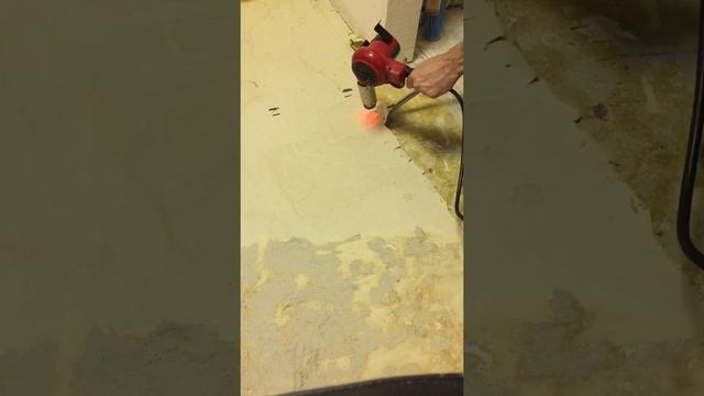 Part 2 - Personna Floor Stripper with Heat Gun - Soo much easier! смотреть онлайн