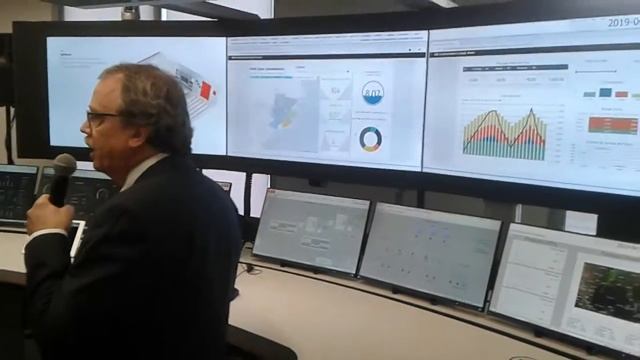 Губернатор открыл инжиниринговый центр в Калининграде